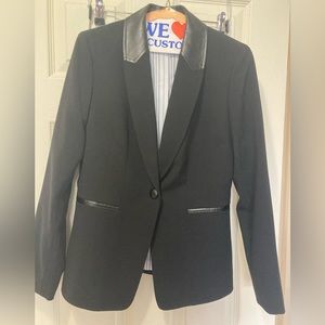 Tahari Women’s Suit size 2